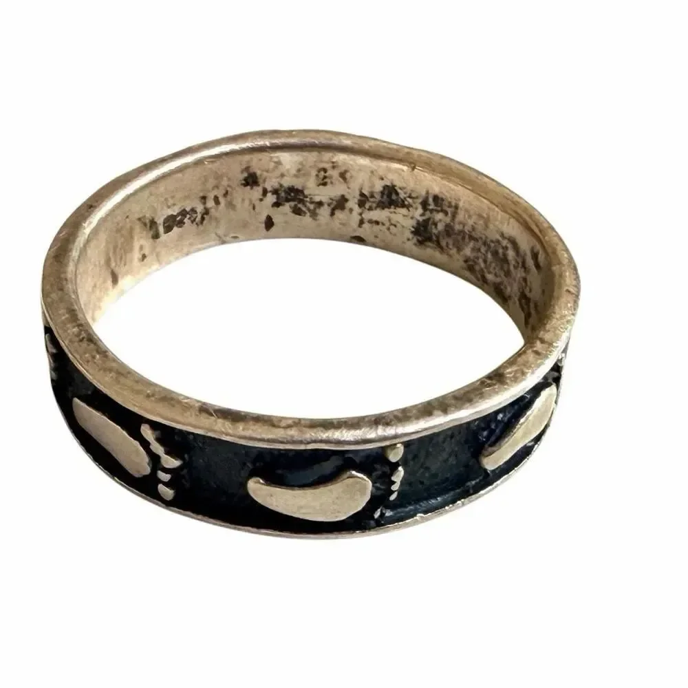 Vintage 925 Sterling Silver Footprint Band Ring Oxidized Walking Path Design
